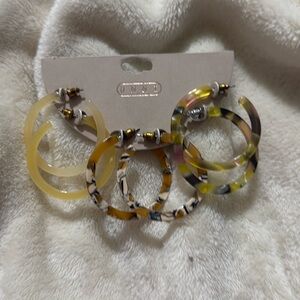 UNNI acrylic hoop earring set